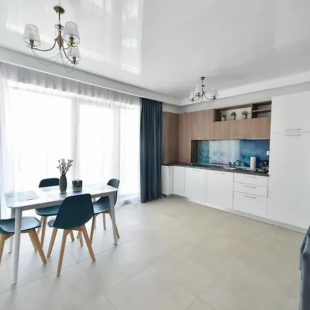 Astoria Lake Apartment *